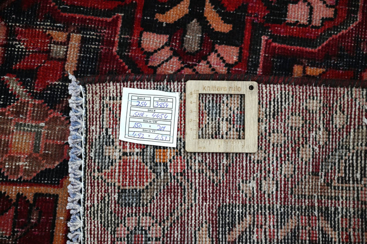 red Medium rug 4' 11" x 6' 7"