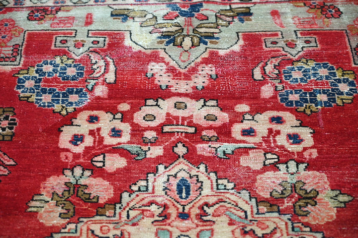 red Medium rug 5' 1" x 6' 5"
