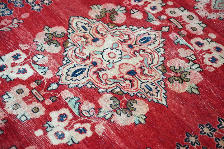 red Medium rug 5' 1" x 6' 5"