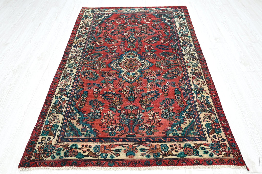 red Medium rug 4' 3" x 7' 3"