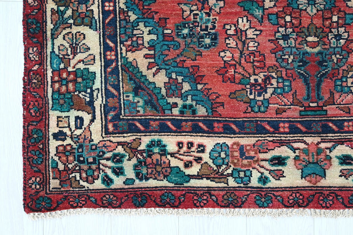 red Medium rug 4' 3" x 7' 3"