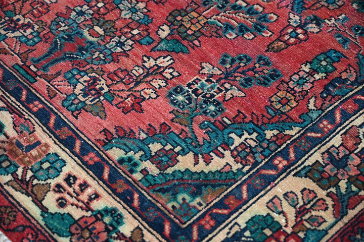 red Medium rug 4' 3" x 7' 3"