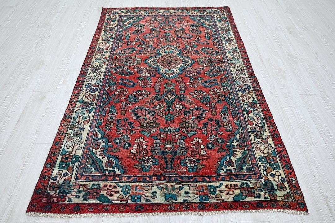 red Medium rug 4' 3" x 7' 3"