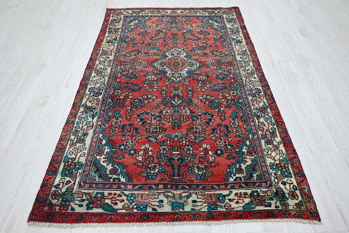 red Medium rug 4' 3" x 7' 3"