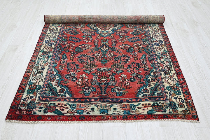 red Medium rug 4' 3" x 7' 3"