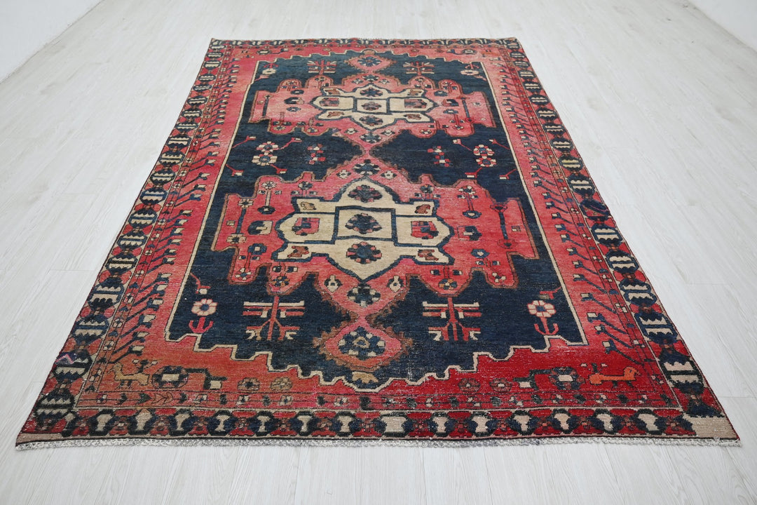 red Medium rug 6' 1" x 9' 4"