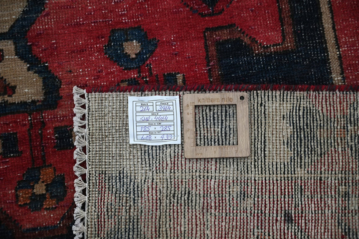 red Medium rug 6' 1" x 9' 4"