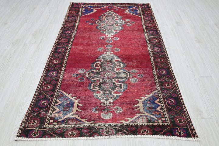 red Medium rug 3' 10" x 7' 1"
