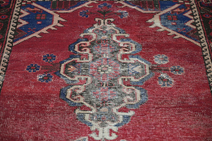 red Medium rug 3' 10" x 7' 1"