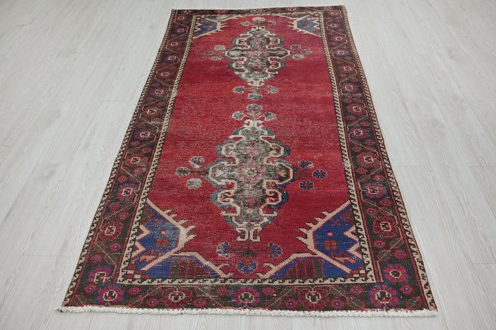 red Medium rug 3' 10" x 7' 1"