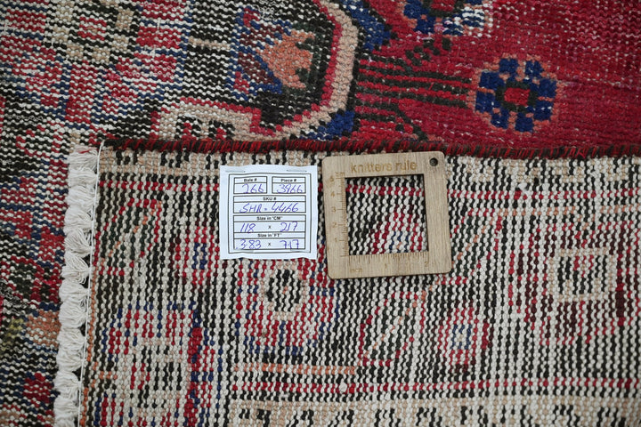 red Medium rug 3' 10" x 7' 1"