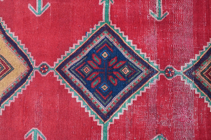 red Medium rug 4' 8" x 8' 6"