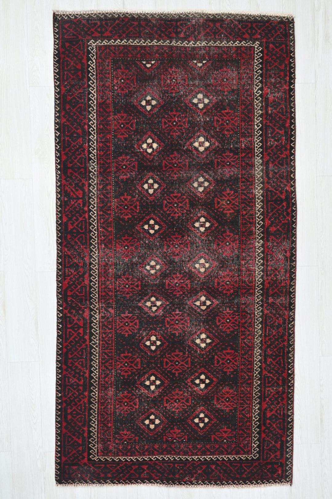 black Medium rug 3' 9" x 7' 9"