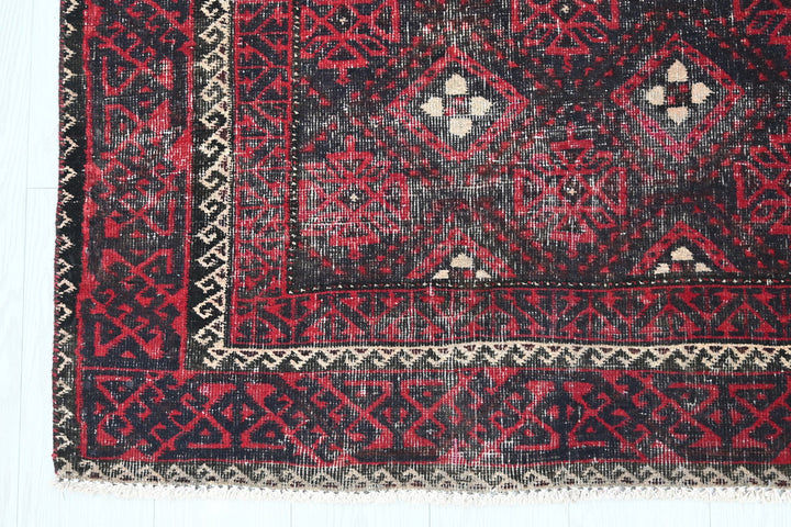 black Medium rug 3' 9" x 7' 9"