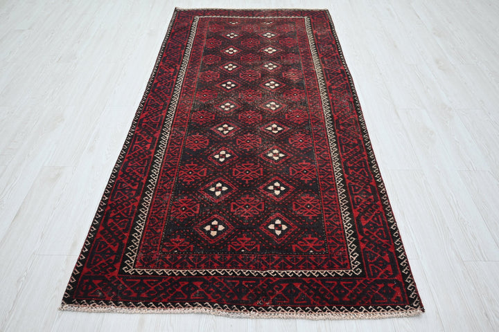 black Medium rug 3' 9" x 7' 9"