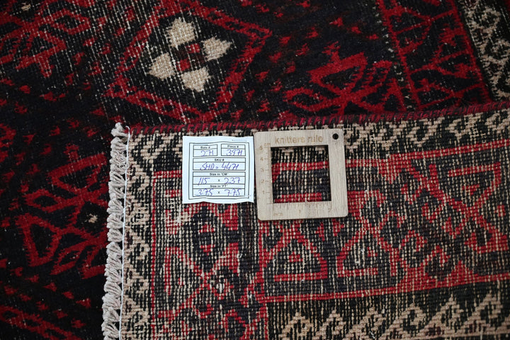 black Medium rug 3' 9" x 7' 9"