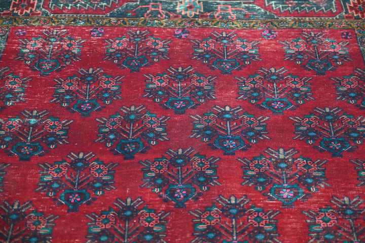 red Medium rug 4' 9" x 8' 1"
