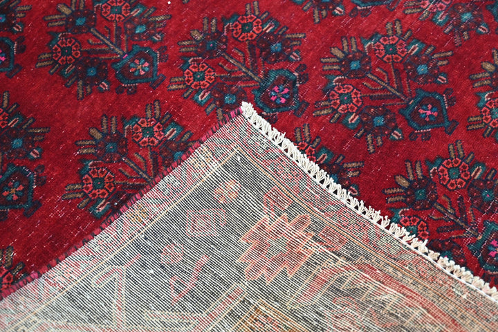 red Medium rug 4' 9" x 8' 1"