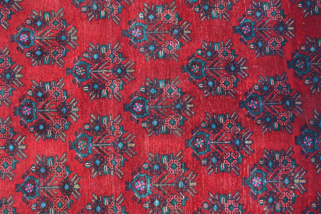 red Medium rug 4' 9" x 8' 1"