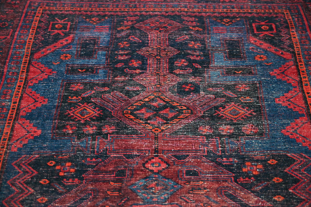 red Medium rug 4' 0" x 7' 7"