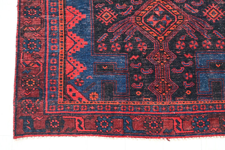 red Medium rug 4' 0" x 7' 7"
