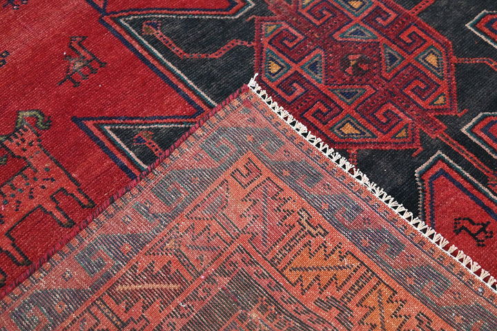 red Medium rug 5' 10" x 6' 11"