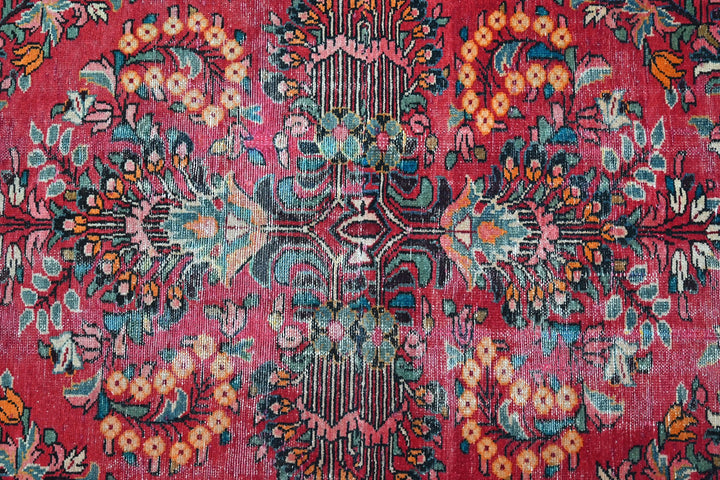 red Medium rug 4' 6" x 8' 3"