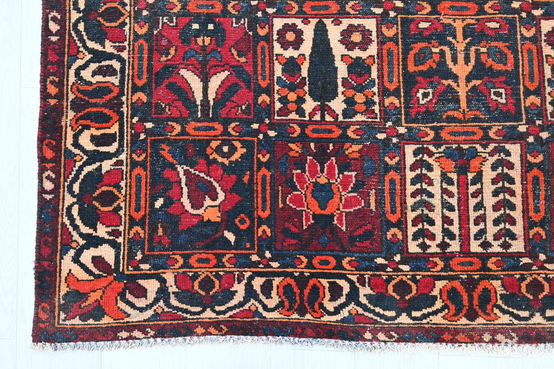 red Large rug 5' 0" x 9' 6"