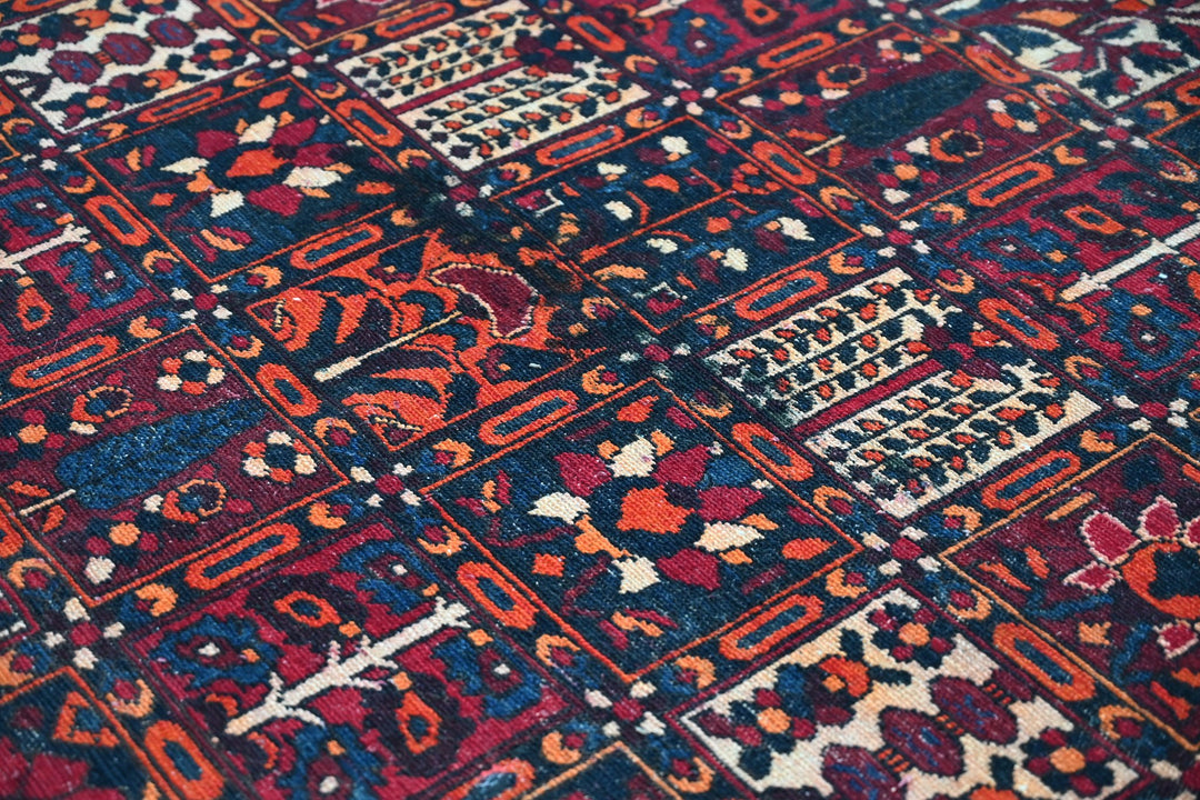 red Large rug 5' 0" x 9' 6"