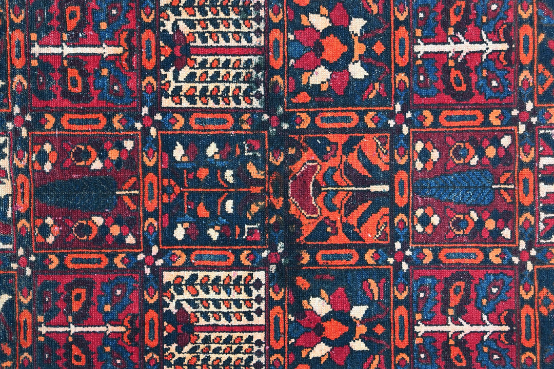 red Large rug 5' 0" x 9' 6"