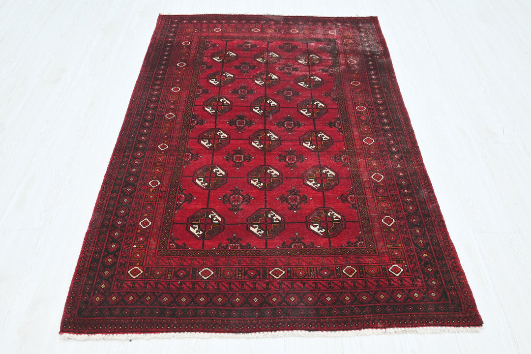 red Accent rug 3' 9" x 6' 2"