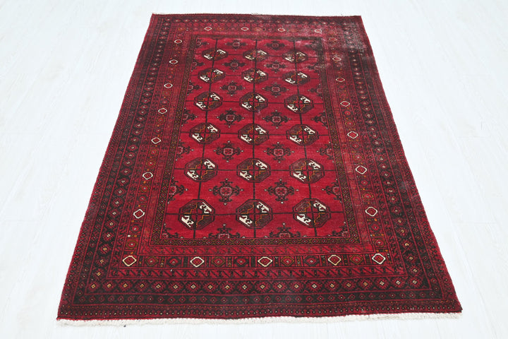 red Accent rug 3' 9" x 6' 2"