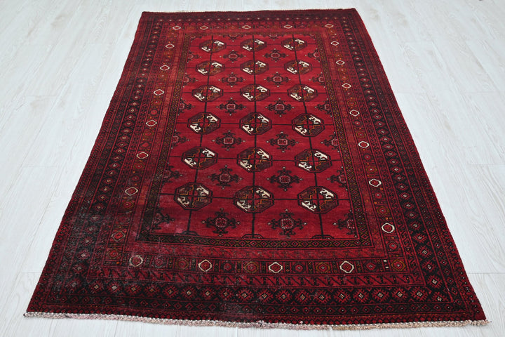 red Accent rug 3' 9" x 6' 2"