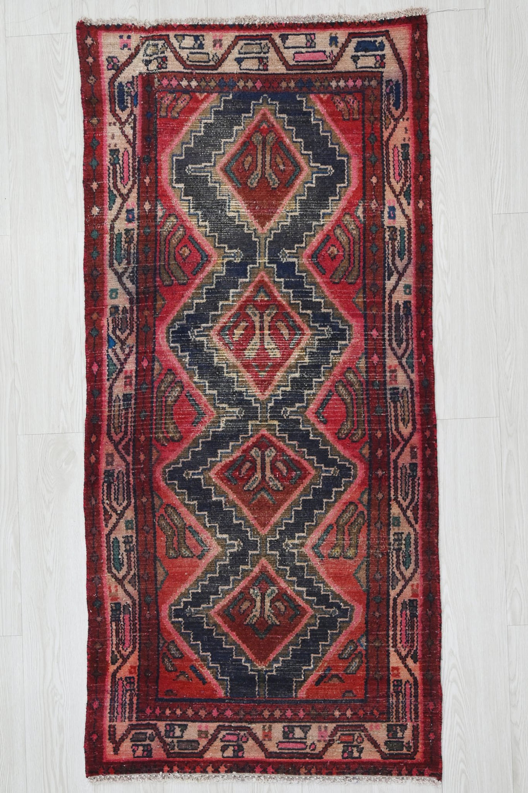 red Runner rug 2' 6" x 5' 6"