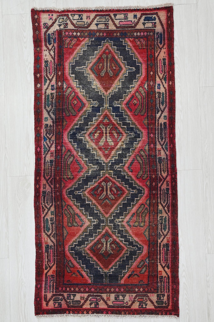 red Runner rug 2' 6" x 5' 6"