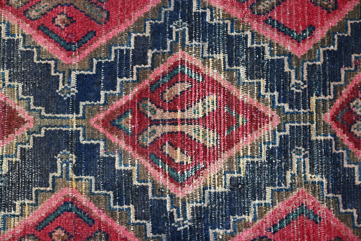 red Runner rug 2' 6" x 5' 6"