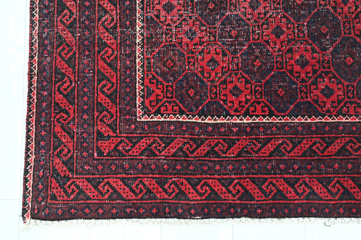 red Accent rug 3' 3" x 6' 2"