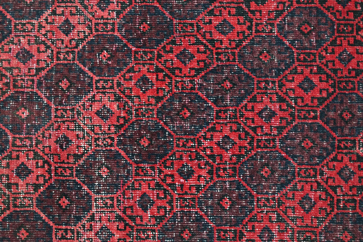 red Accent rug 3' 3" x 6' 2"