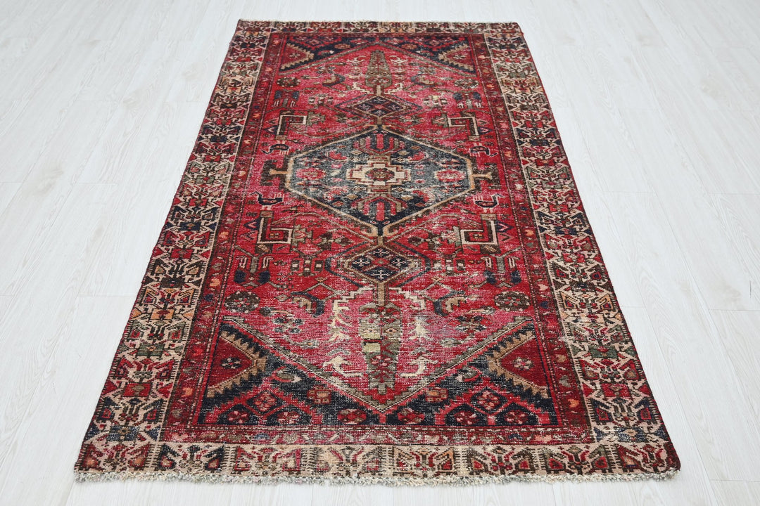 red Medium rug 3' 9" x 6' 7"