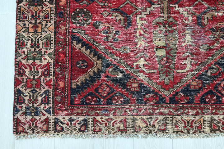 red Medium rug 3' 9" x 6' 7"
