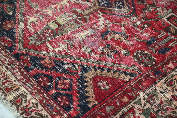 red Medium rug 3' 9" x 6' 7"