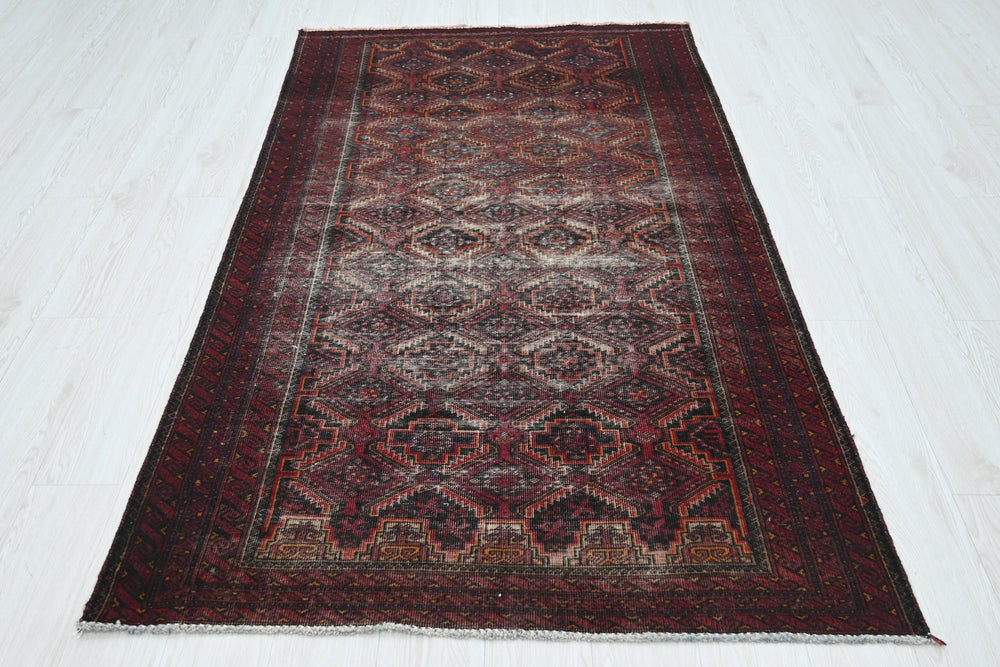 red Medium rug 3' 11" x 7' 1"