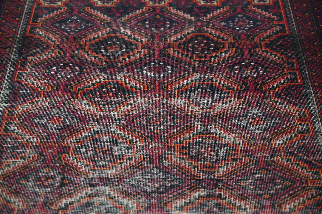red Medium rug 3' 11" x 7' 1"