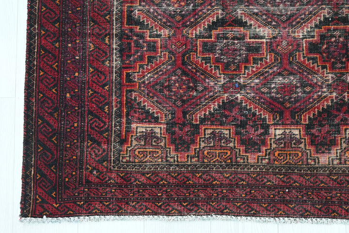 red Medium rug 3' 11" x 7' 1"