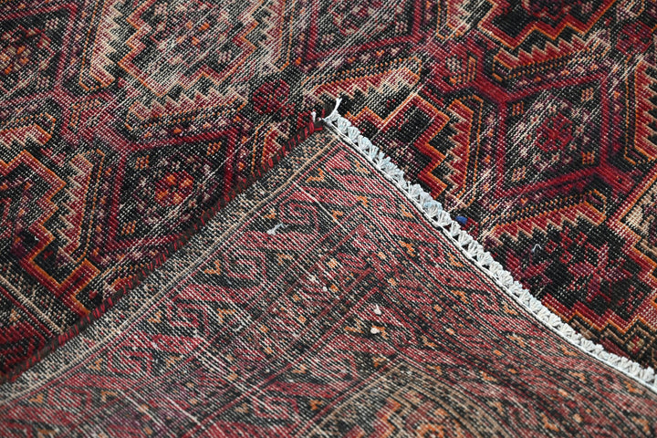 red Medium rug 3' 11" x 7' 1"
