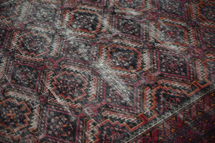 red Medium rug 3' 11" x 7' 1"