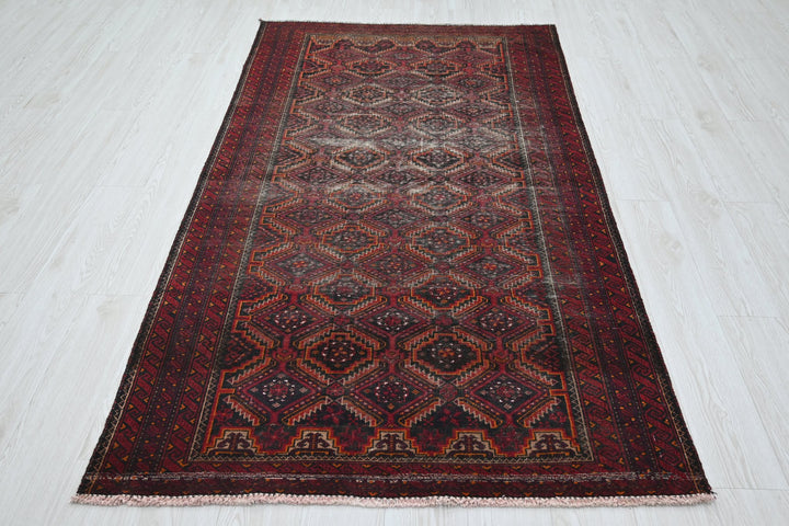 red Medium rug 3' 11" x 7' 1"