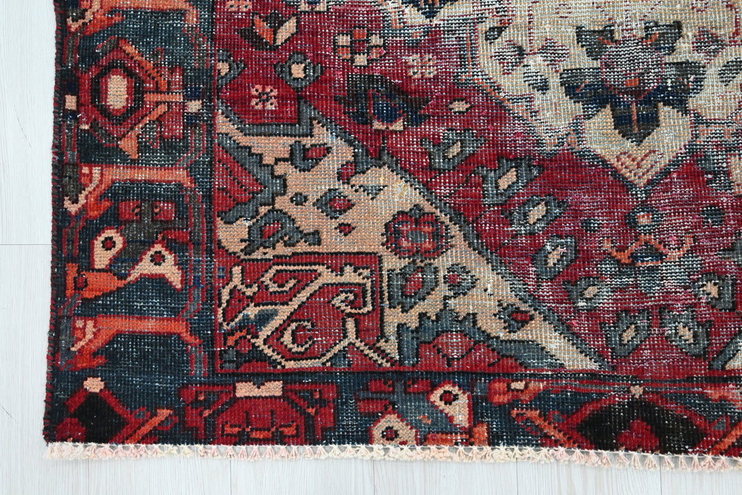 red Accent rug 4' 2" x 6' 3"