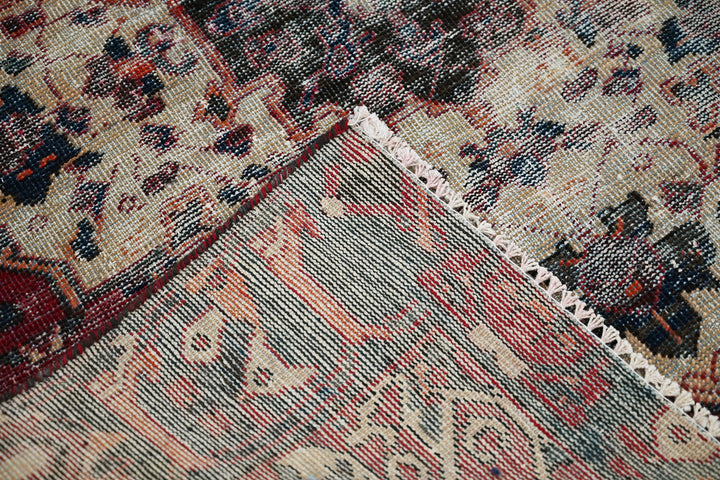 red Accent rug 4' 2" x 6' 3"
