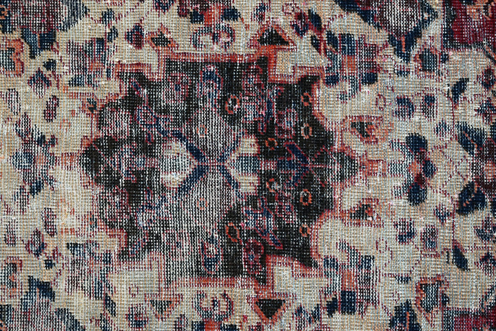red Accent rug 4' 2" x 6' 3"